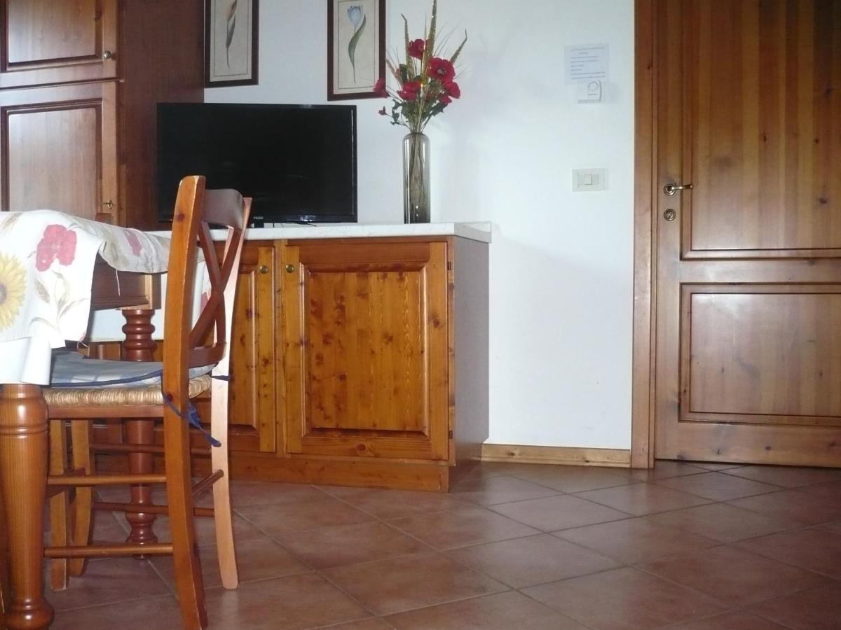 הוילה רג'לו Agriturismo La Ripa מראה חיצוני תמונה